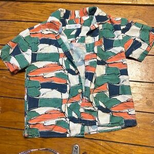 Short sleeved collared shirt